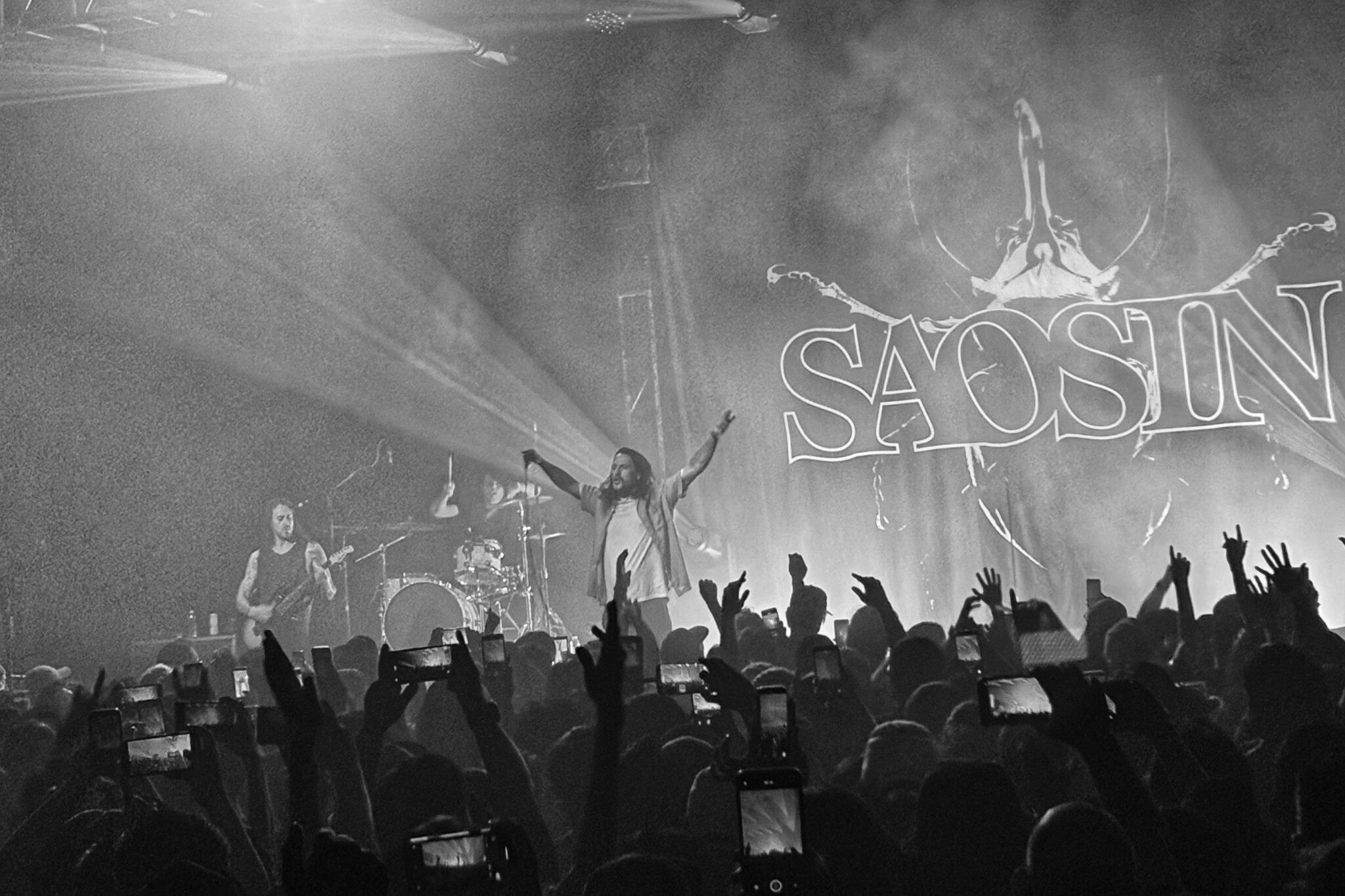 Saosin performing on tour